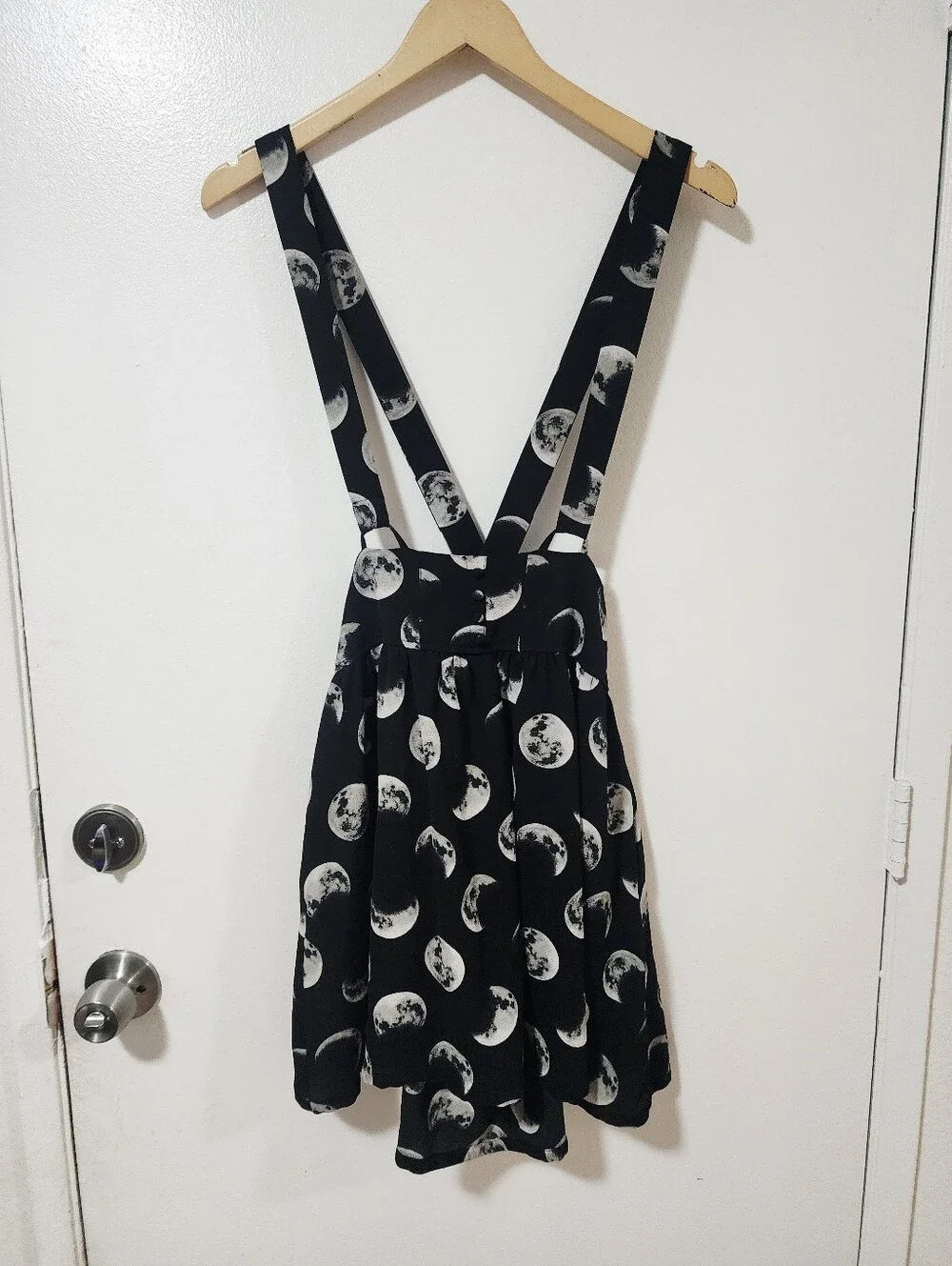 Hot Topic stylish skirt